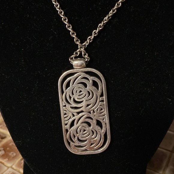 Brighton vintage Montana rose silver floral dog‎ tag style pendant necklace - Picture 3 of 5